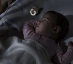 BIBS Fopspeen Maat 1 0-6 Maanden Glow Black & Glow Dark Oak - Natuurrubber Baby Speen 2 Stuks Glow In The Dark 11 BIBS Fopspeen Maat 1 0-6 Maanden Glow Black & Glow Dark Oak - Natuurrubber Baby Speen 2 Stuks Glow In The Dark -Peuterpaleis Winkel 1200x1049 8