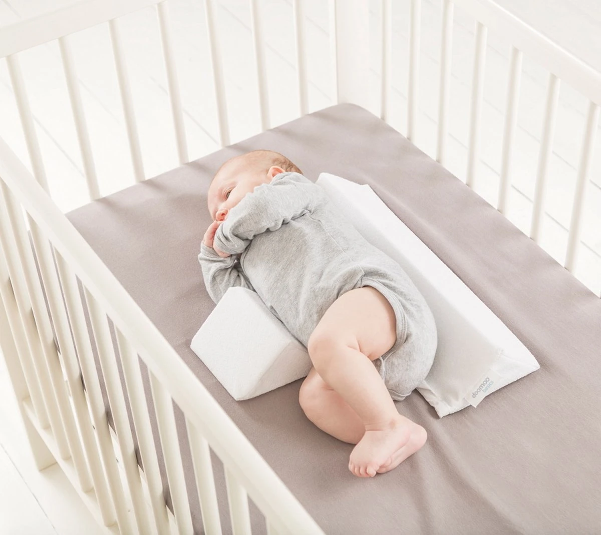 Doomoo Basics Baby Sleep - Zijligkussen 10 Doomoo Basics Baby Sleep - Zijligkussen - Afbeelding 8
