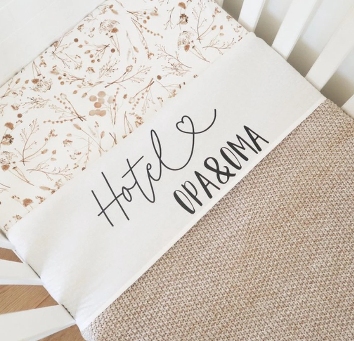 Ledikant Laken | Hotel Opa & Oma | Beddengoed | Baby | Box | Baby Beddengoed 100x 150 | Cadeau | Hip & Mama Box 3 Ledikant Laken | Hotel Opa & Oma | Beddengoed | Baby | Box | Baby Beddengoed 100x 150 | Cadeau | Hip & Mama Box