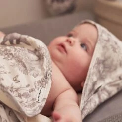 Jollein Badcape 75x75cm Pimpelmees - Forest Animals -Peuterpaleis Winkel 1200x1200 1103