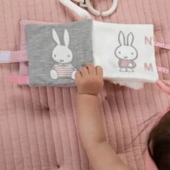 Buggyboekje Nijntje Pink Baby Rib -Peuterpaleis Winkel 1200x1200 1242