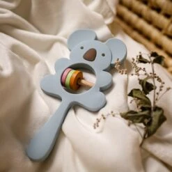 Merkloos Bijtring - Rammelaar - Babys - Speelgoed - Babyspeelgoed - Kraamcadeau - Siliconen - BPA Vrij - Blauw -Peuterpaleis Winkel 1200x1200 1329