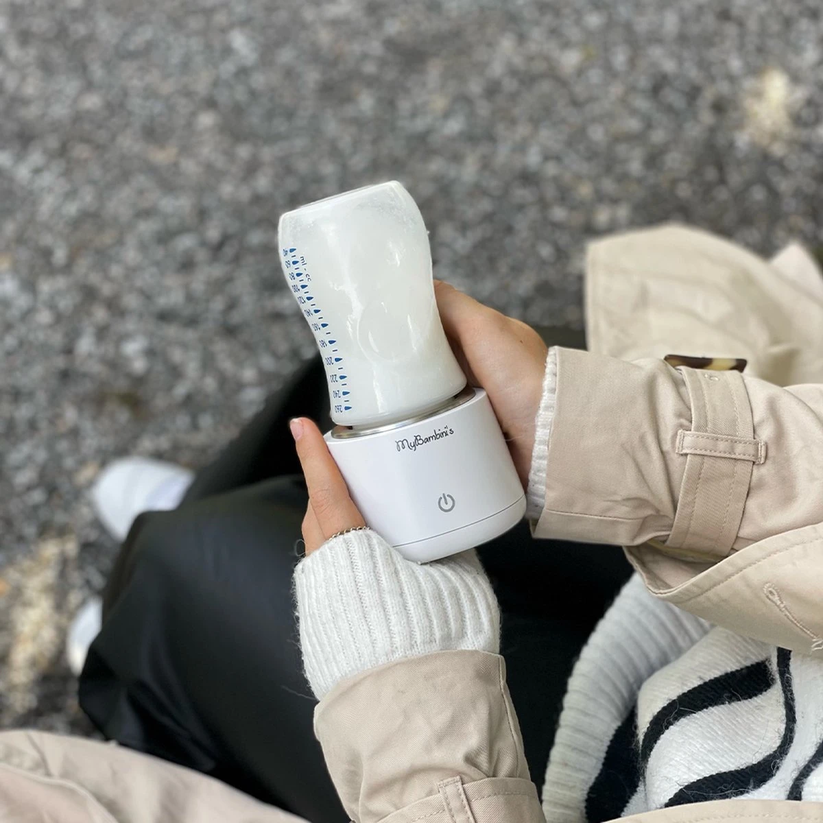 MyBambini's Bottle Warmer Pro™ - Draagbare Baby Flessenwarmer Voor Onderweg - Wit - Geschikt Voor Smalle Hals Flessen Van Dr. Brown's, Difrax, Medela & Nanobebe 5 MyBambini's Bottle Warmer Pro™ - Draagbare Baby Flessenwarmer Voor Onderweg - Wit - Geschikt Voor Smalle Hals Flessen Van Dr. Brown's, Difrax, Medela & Nanobebe - Afbeelding 3