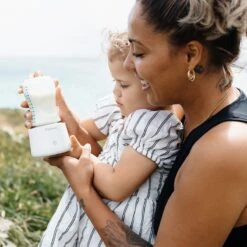 MyBambini's Bottle Warmer Pro™ - Draagbare Baby Flessenwarmer Voor Onderweg - Wit - Geschikt Voor Smalle Hals Flessen Van Dr. Brown's, Difrax, Medela & Nanobebe 19 MyBambini's Bottle Warmer Pro™ - Draagbare Baby Flessenwarmer Voor Onderweg - Wit - Geschikt Voor Smalle Hals Flessen Van Dr. Brown's, Difrax, Medela & Nanobebe -Peuterpaleis Winkel 1200x1200 1931