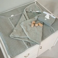 Koeka Omslagdoek Baby Teddy Vik - Groen 24 Koeka Omslagdoek Baby Teddy Vik - Groen -Peuterpaleis Winkel 1200x1200 2486