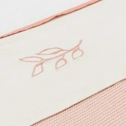 Jollein Baby Laken Ledikant 120x150cm Meadow - Rosewood -Peuterpaleis Winkel 1200x1200 2694