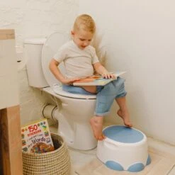 Bumbo - Step 'n Potty Hemlock Green -Toilet Trainer- Brilverkleiner Met Opstapje -Toilet Bril Zitje - 3 In 1 WC Potje -WC Zindelijkheids Training Voor Jongens/Meisjes - Urinoirs Voor Kind/Peuter Van 2 Tot 7 Jaar - Wit Met Groen 14 Bumbo - Step 'n Potty Hemlock Green -Toilet Trainer- Brilverkleiner Met Opstapje -Toilet Bril Zitje - 3 In 1 WC Potje -WC Zindelijkheids Training Voor Jongens/Meisjes - Urinoirs Voor Kind/Peuter Van 2 Tot 7 Jaar - Wit Met Groen -Peuterpaleis Winkel 1200x1200 412
