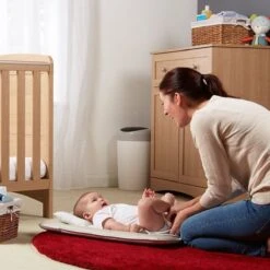 Tommee Tippee Simplee Sangenic Luieremmer, Milieuvriendelijker Systeem, Inclusief 1 Navulcassette Met Duurzaam Geproduceerde Antibacteriële GREENFILM, Grijs -Peuterpaleis Winkel 1200x1200 666