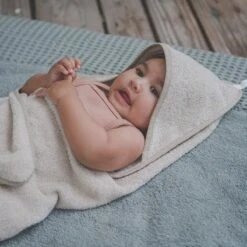 Koeka Baby Badcape Dijon Daily - 100x100cm - Zand -Peuterpaleis Winkel 1200x1200 701