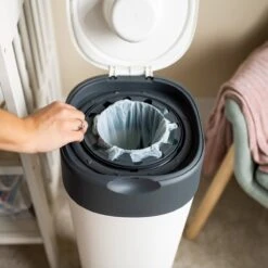 Tommee Tippee Twist & Click XL-luieremmer - Voor Maximaal 60 Luiers - Milieuvriendelijker Systeem - 1 Navulcassette - Duurzaam Geproduceerde Antibacteriële GREENFILM -Peuterpaleis Winkel 1200x1200 791