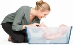 Stokke® Flexi Bath ® X-Large Transparent Blue -Peuterpaleis Winkel 1200x735