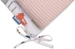Sensillo Baby Bedbumper - Bedomrander - Anti Stootrand Ledikant - Bed Zijbeschermers - 180x30cm - Wafel Roze Vosjes -Peuterpaleis Winkel 1200x777 6