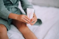 Naïf Vette Crème Voor De Gevoelige Huid - Baby En Kind - 75 Ml – Met Natuurlijke Ingrediënten 11 Naïf Vette Crème Voor De Gevoelige Huid - Baby En Kind - 75 Ml – Met Natuurlijke Ingrediënten -Peuterpaleis Winkel 1200x796