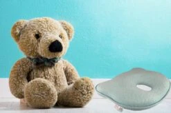 Baby IQ Orthopedisch Baby Hoofdkussen – Traagschuim – Tegen Plat Achterhoofd – Baby Kussen Plat Hoofd - Kraamcadeau – Blauw – Incl Gratis Bandana Slabber -Peuterpaleis Winkel 1200x799 107