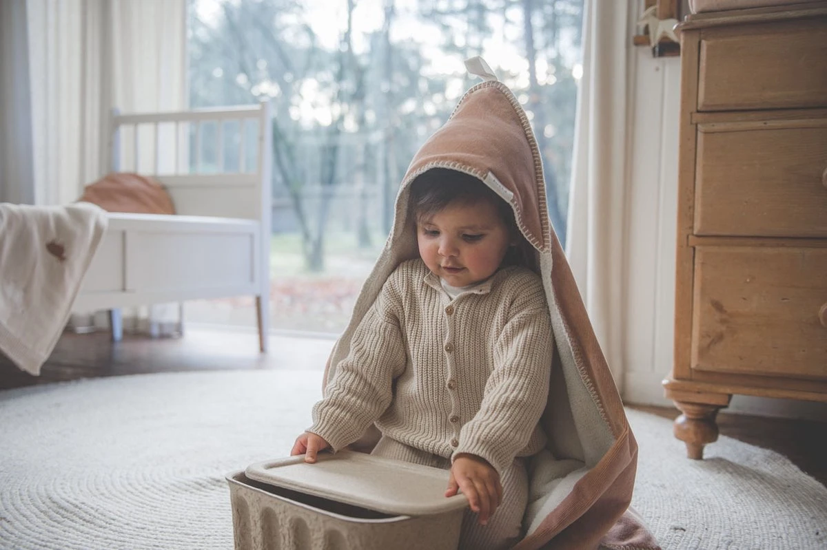 Koeka Omslagdoek Teddy Oddi - Lichtbruin - 100x100cm 11 Koeka Omslagdoek Teddy Oddi - Lichtbruin - 100x100cm - Afbeelding 9