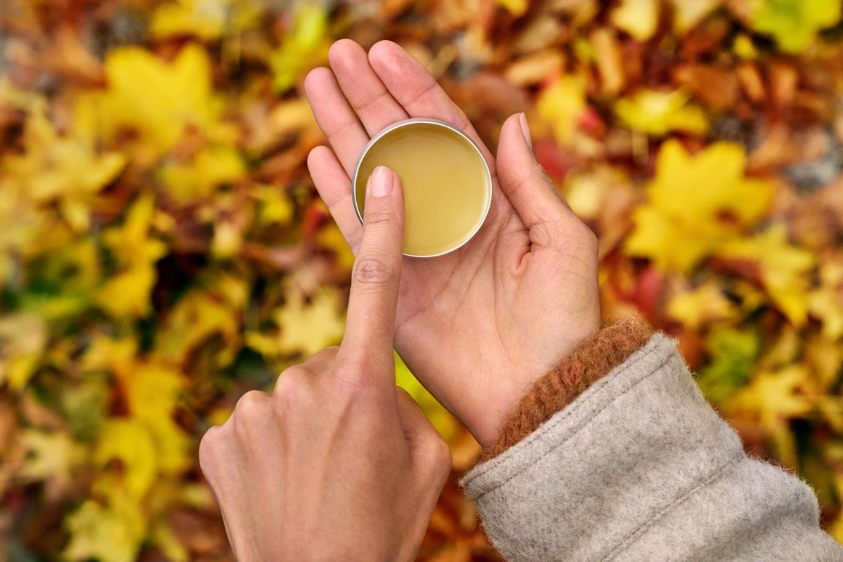 Weleda Calendula Alles-In-Één Balsem - 25g 6 Weleda Calendula Alles-In-Één Balsem - 25g - Afbeelding 4