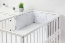 Sensillo Baby Bedbumper - Bedomrander - Anti Stootrand Ledikant - Bed Zijbeschermers - 180x30cm - Wafel Grijs Paardenbloemen -Peuterpaleis Winkel 1200x800 343