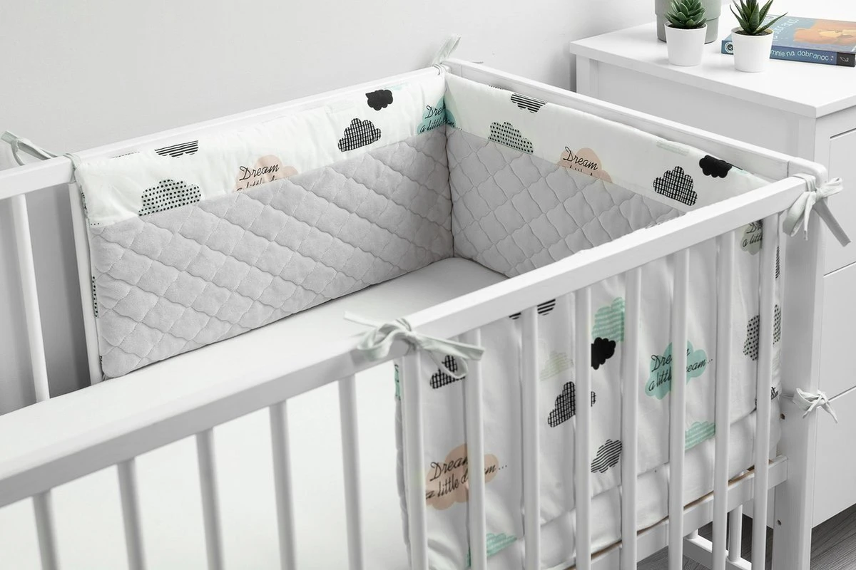 Sensillo Baby Bedbumper - Bedomrander - Anti Stootrand Ledikant - Bed Zijbeschermers - 180x30cm - Grijze Wolkjes 3 Sensillo Baby Bedbumper - Bedomrander - Anti Stootrand Ledikant - Bed Zijbeschermers - 180x30cm - Grijze Wolkjes