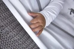 Meyco Herringbone Velvet Wiegdeken - Grijs - 75x100cm -Peuterpaleis Winkel 1200x800 376