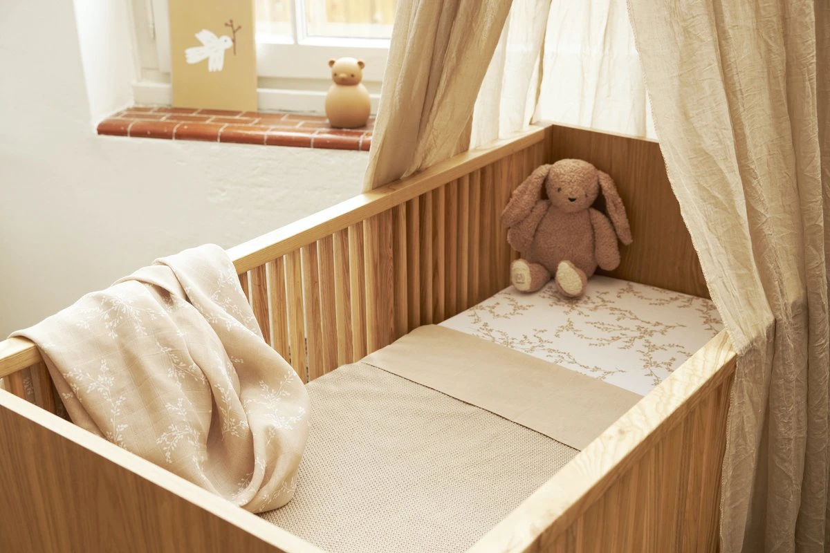 Meyco Branches Hoeslaken Juniorbed - Sand - 70x140/150cm 5 Meyco Branches Hoeslaken Juniorbed - Sand - 70x140/150cm - Afbeelding 3