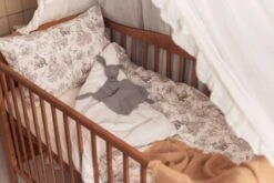 Jollein Baby Dekbedovertrek Met Sloop 100x135/140cm Pimpelmees - Forest Animals -Peuterpaleis Winkel 1200x800 561