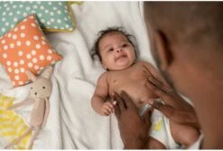 Zwitsal Massage Olie Lavendel 200ML -Peuterpaleis Winkel 1200x813 3