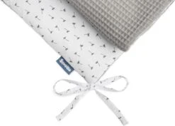 Sensillo Baby Bedbumper - Bedomrander - Anti Stootrand Ledikant - Bed Zijbeschermers - 180x30cm - Wafel Grijs Paardenbloemen -Peuterpaleis Winkel 1200x862 2