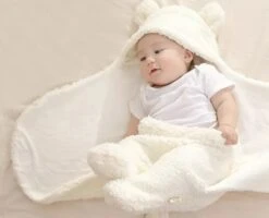 Fiory Baby Wikkeldoek Teddybeer| Inbakerdoek| Slaapzak| Zachte Vacht| Kinderwagen| Muts En Oortjes| Eerste Baby Maanden| Roze -Peuterpaleis Winkel 1200x973 2