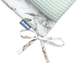 Sensillo Baby Bedbumper - Bedomrander - Anti Stootrand Ledikant - Bed Zijbeschermers - 180x30cm - Wafel Mint Hertjes -Peuterpaleis Winkel 1200x988 4