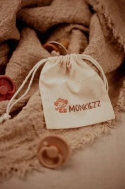 BIBS Boheme Fopspeen Set | Maat 1 0-6 Maanden | Set 3 Stuks + MONKIEZZ® Speenzakje | Glow In The Dark Blush, Sage, Vanilla -Peuterpaleis Winkel 797x1200 3