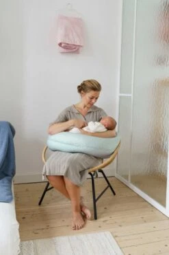 Doomoo Buddy - Voedingskussen Met Superfijne En Extra Stille Microkorrels - Bio Katoen - 180cm - Cloudy Kaki -Peuterpaleis Winkel 799x1200 41