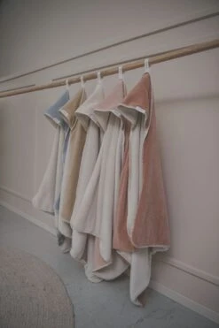 Koeka Omslagdoek Teddy Oddi - Roze - 100x100cm -Peuterpaleis Winkel 799x1200 66