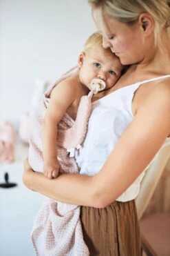 Jollein Speendoek Moon | Set 2 Stuks | Pale Pink + Ash Green -Peuterpaleis Winkel 800x1200 145