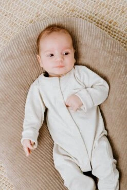 Baby's Only Voedingskussen - Zwangerschapskussen - Zijslaapkussen - Lichaamskussen Sense - Clay - 180 Cm -Peuterpaleis Winkel 800x1200 156