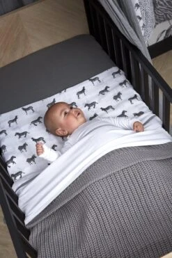 Meyco Herringbone Ledikant Deken - Grijs - 100x150cm -Peuterpaleis Winkel 800x1200 207