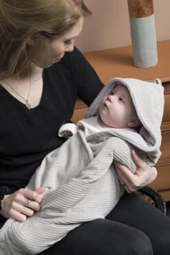 Baby's Only Wikkeldeken - Omslagdoek Baby Sense - Teddy Voering - Wit - 75x75 Cm - Geschikt Voor Drie- En Vijfpuntsgordel -Peuterpaleis Winkel 800x1200 246