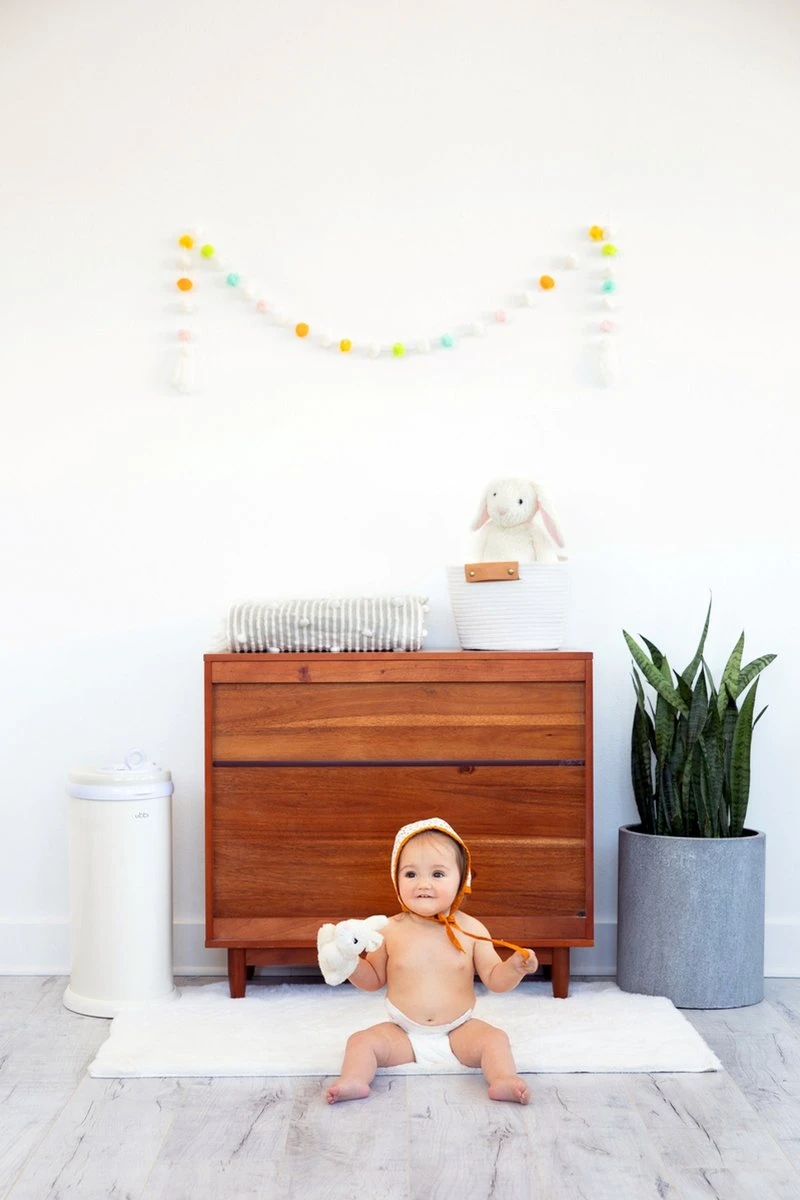 Ubbi® Ubbi Luieremmer - Zand - Metaal - Geurloos - Geen Navulcassettes Nodig 4 Ubbi® Ubbi Luieremmer - Zand - Metaal - Geurloos - Geen Navulcassettes Nodig - Afbeelding 2