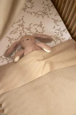 Meyco Branches Hoeslaken Juniorbed - Sand - 70x140/150cm 11 Meyco Branches Hoeslaken Juniorbed - Sand - 70x140/150cm -Peuterpaleis Winkel 800x1200 313