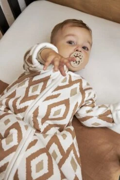 Meyco Ikat/Uni Wieglaken - 2-pack - Sand/toffee - 75x100cm -Peuterpaleis Winkel 800x1200 396