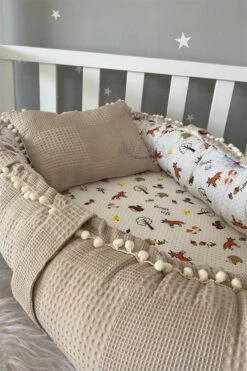 Jaju Baby - Babynestje En Hoofdkussen - Organische Katoen - Antibacterieel Babynestje - Anti-Allergisch Babynestje - Lichtbruin En Vos Patroon - 74 X 40 Cm -Peuterpaleis Winkel 800x1200 416