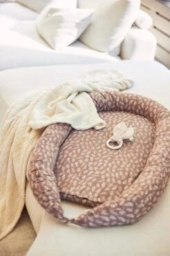 Jollein Babynest Meadow 90x52cm - Chestnut -Peuterpaleis Winkel 800x1200 417