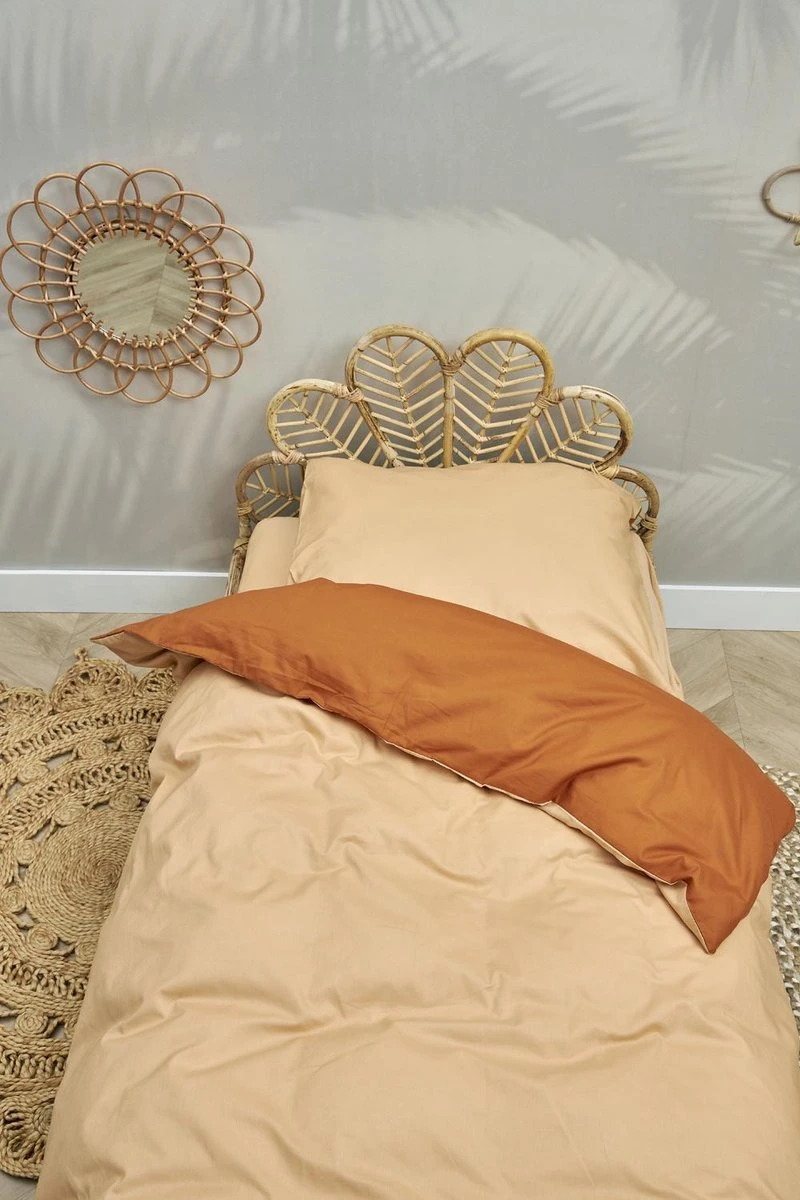 Meyco Uni Dekbedovertrek Peuter - Camel/Warm Sand - 120x150cm 4 Meyco Uni Dekbedovertrek Peuter - Camel/Warm Sand - 120x150cm - Afbeelding 2