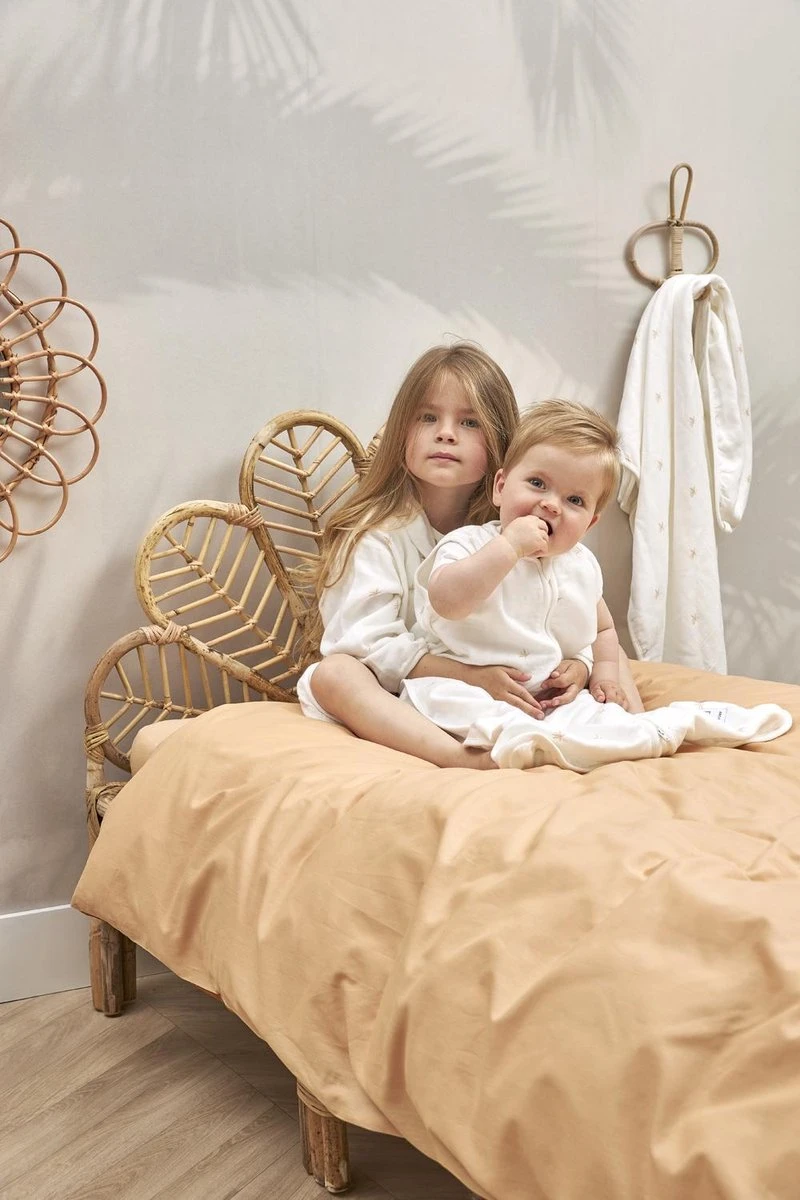 Meyco Uni Dekbedovertrek Peuter - Camel/Warm Sand - 120x150cm 5 Meyco Uni Dekbedovertrek Peuter - Camel/Warm Sand - 120x150cm - Afbeelding 3