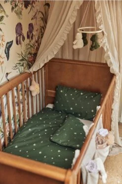 Jollein Baby Overtrek Ledikant 100x135/140cm Stargaze - Leaf Green -Peuterpaleis Winkel 800x1200 435