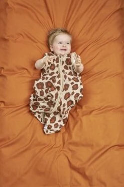 Meyco Uni Dekbedovertrek Ledikant - Camel/Warm Sand - 100x135cm -Peuterpaleis Winkel 800x1200 439