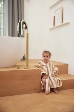 Jollein Badponcho Stripe Terry - Biscuit - GOTS -Peuterpaleis Winkel 800x1200 55