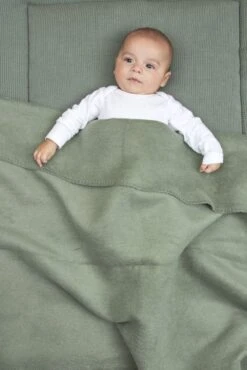 Meyco Uni Ledikant Deken - Forest Green - 100x150cm -Peuterpaleis Winkel 801x1200 125