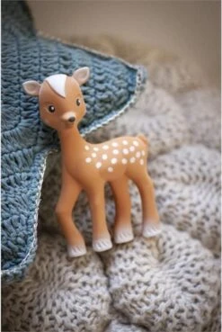 Sophie De Giraf- Bijtspeelgoed - FanFan Het Hertje - 100% Natuurlijk Rubber -Peuterpaleis Winkel 804x1200 6