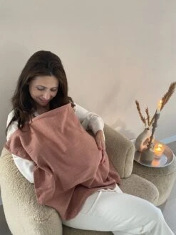 Borstvoedingsdoek Voedingsdoek Blush Met Zicht Op Baby Tijdens De Borstvoeding