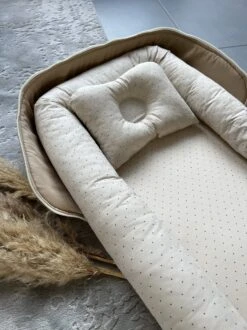 Bébélunes - ToGo Dot Beige - Babynest - Beige - 30x50 - Inclusief Kussen -Peuterpaleis Winkel 899x1200 49